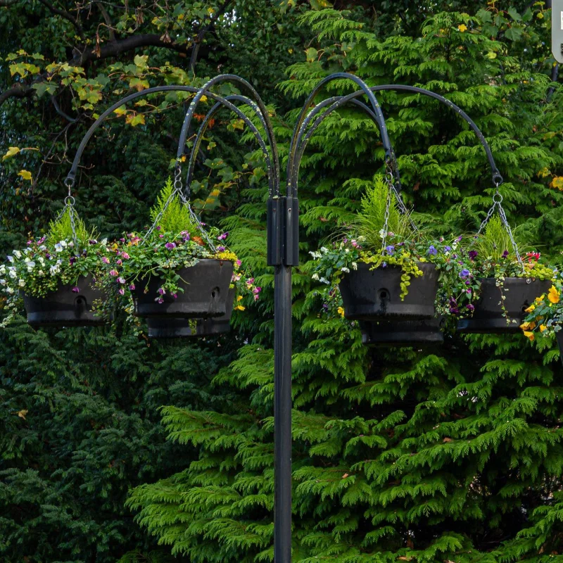 Civic planter in Cottingham